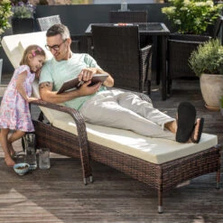 Tectake - Wicker Ligbed Cassis Zonnebed Ligstoel - Lichtgrijs 7 Tectake - Wicker Ligbed Cassis Zonnebed Ligstoel - Lichtgrijs -Tuinmeubels Winkel 1000077819 0101